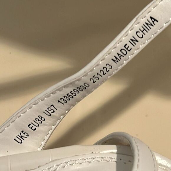 ASOS Women's 7 Strappy Block Heel White Faux Leather Square Toe Semi Formal New - Picture 6 of 11